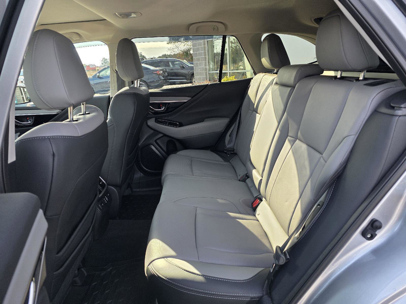Used 2025 Subaru Outback Limited image 13