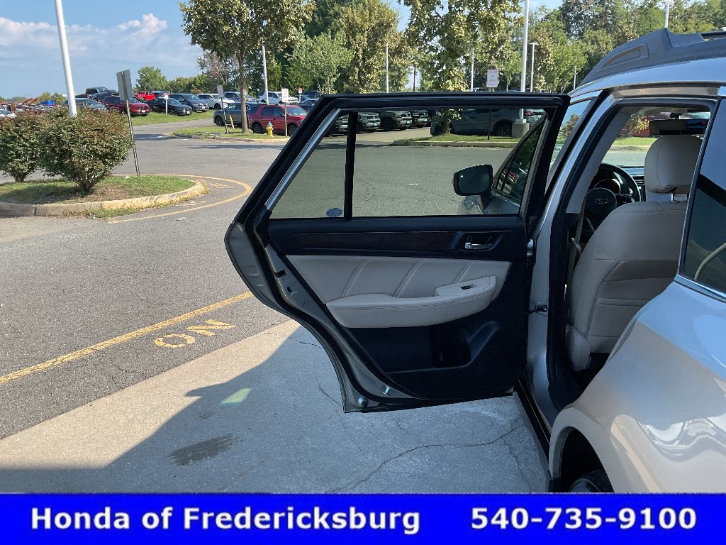 Used 2018 Subaru Outback 3.6R Limited AWD/4WD image 16