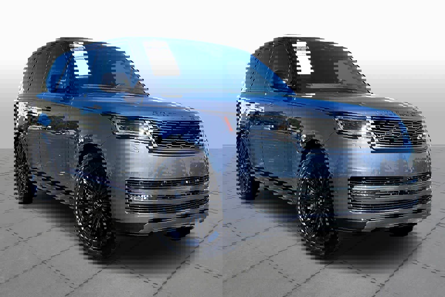 Used 2024 Land Rover Range Rover SE image 2