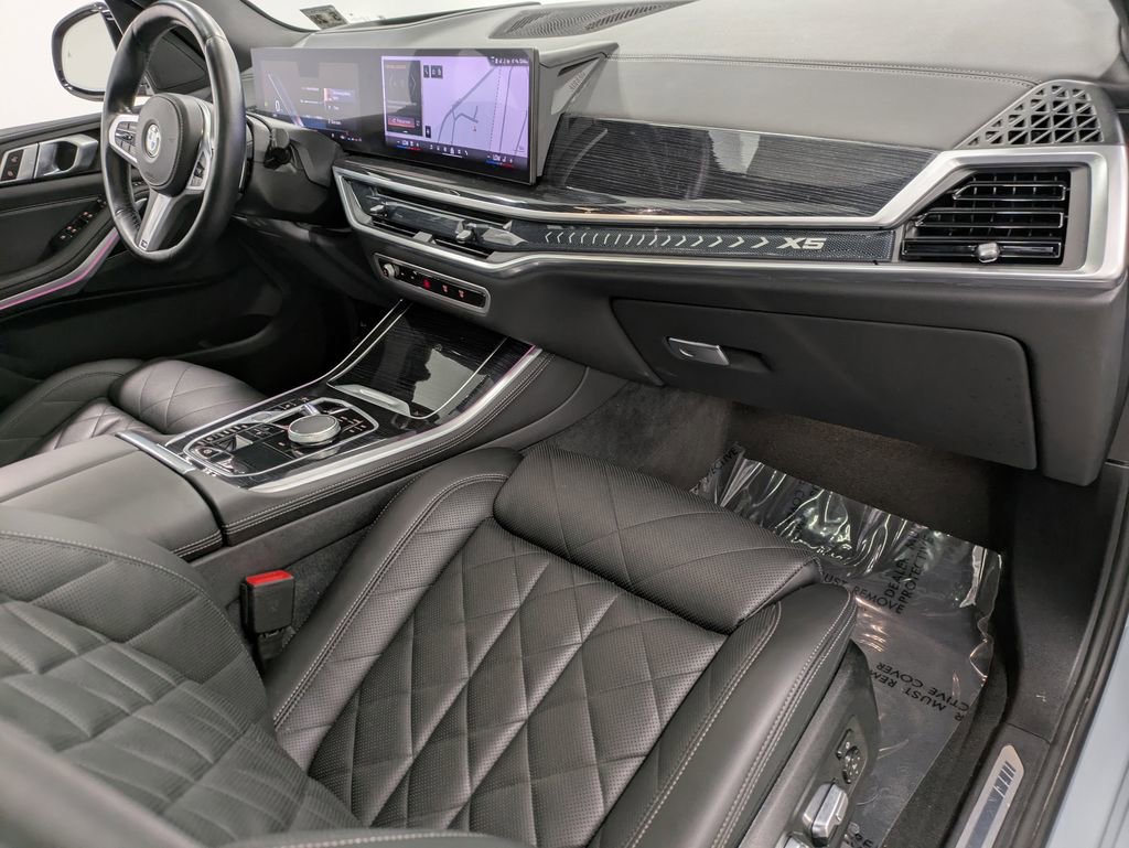 Used 2024 BMW X5 xDrive40i w/ M Sport Package AWD/4WD image 30