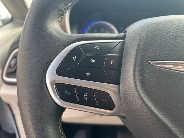 Used 2023 Chrysler Voyager LX image 16