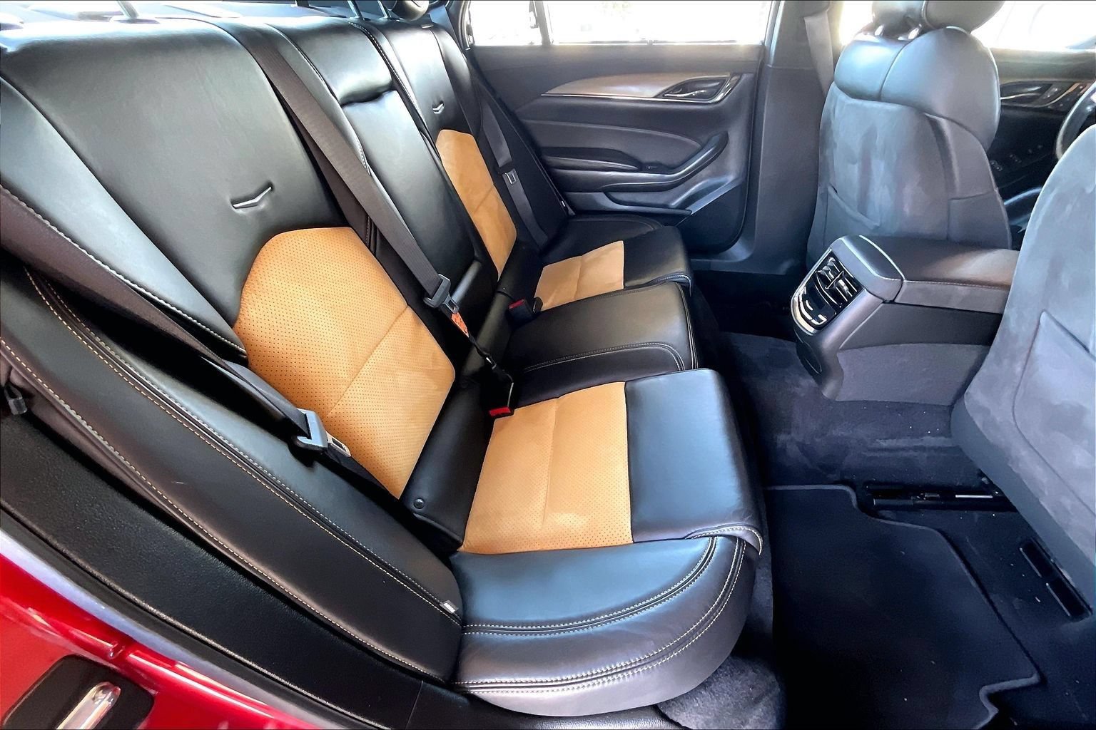 Used 2016 Cadillac CTS V w/ Luxury Package RWD image 21