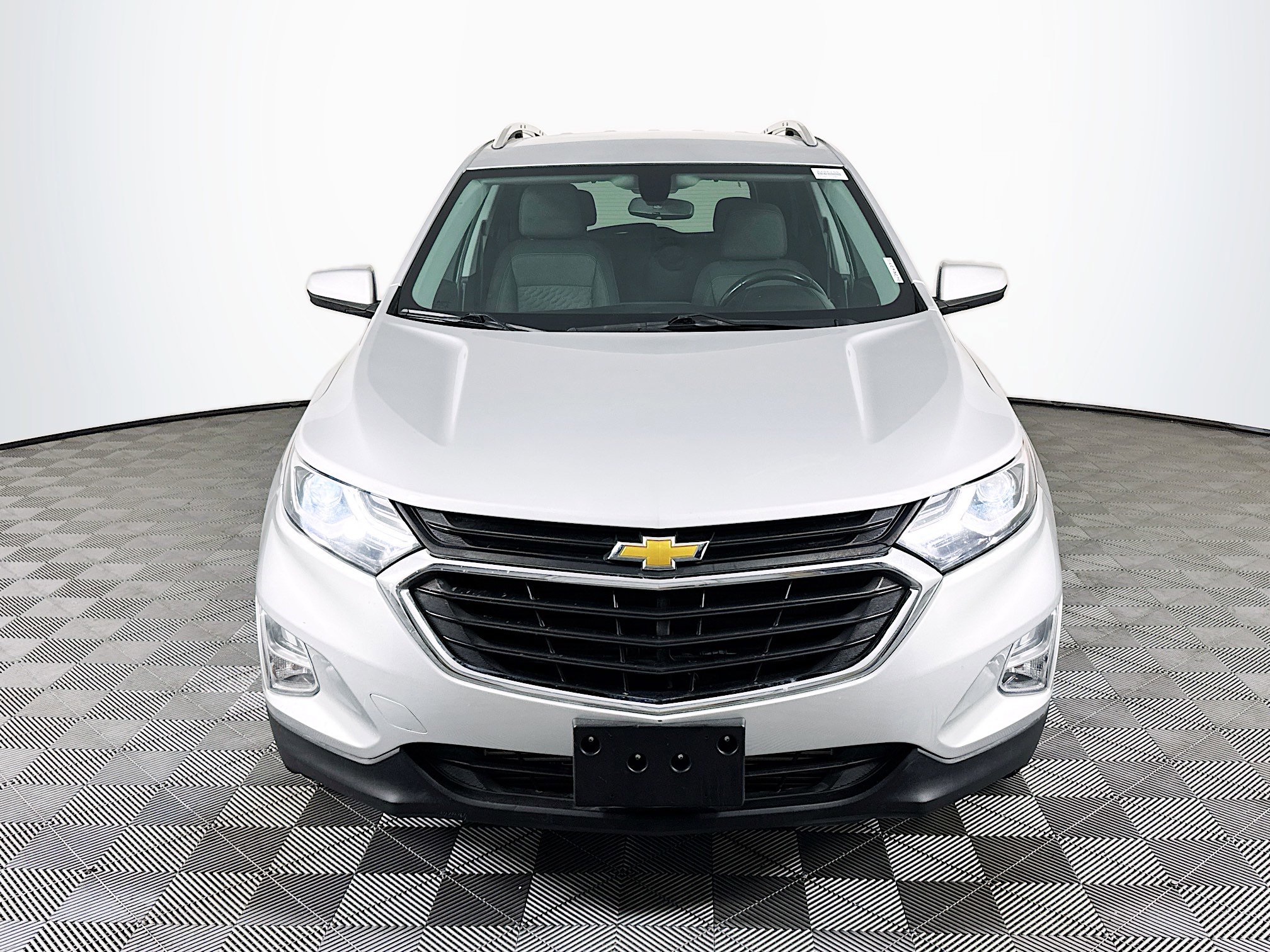 Used 2019 Chevrolet Equinox LT image 2