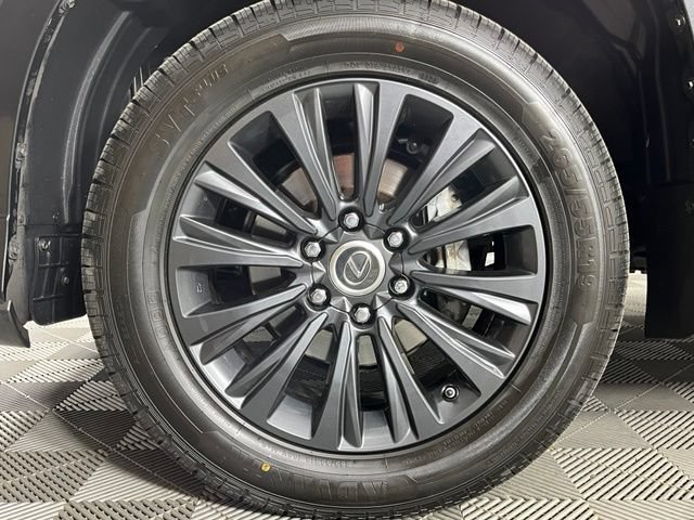 Used 2023 Lexus GX 460 Premium w/ Accessory Package AWD/4WD image 11