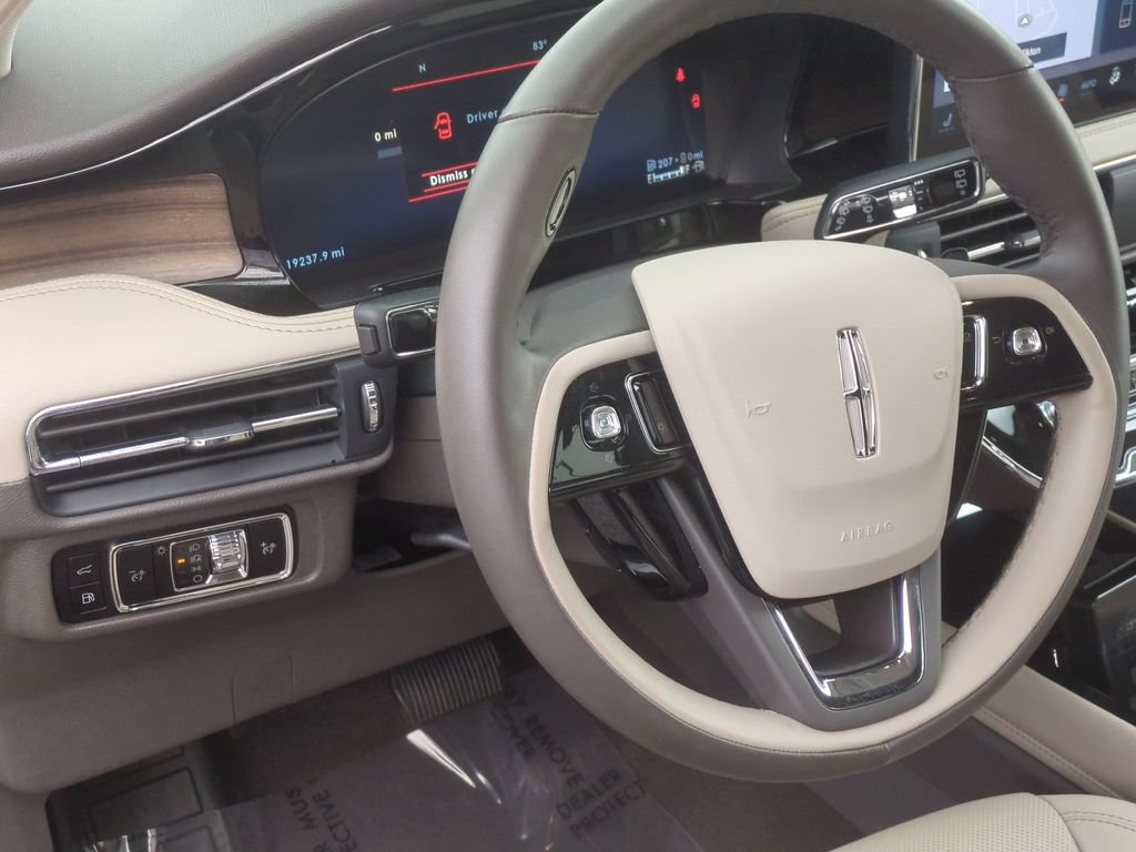 Used 2024 Lincoln Corsair Grand Touring AWD/4WD image 9