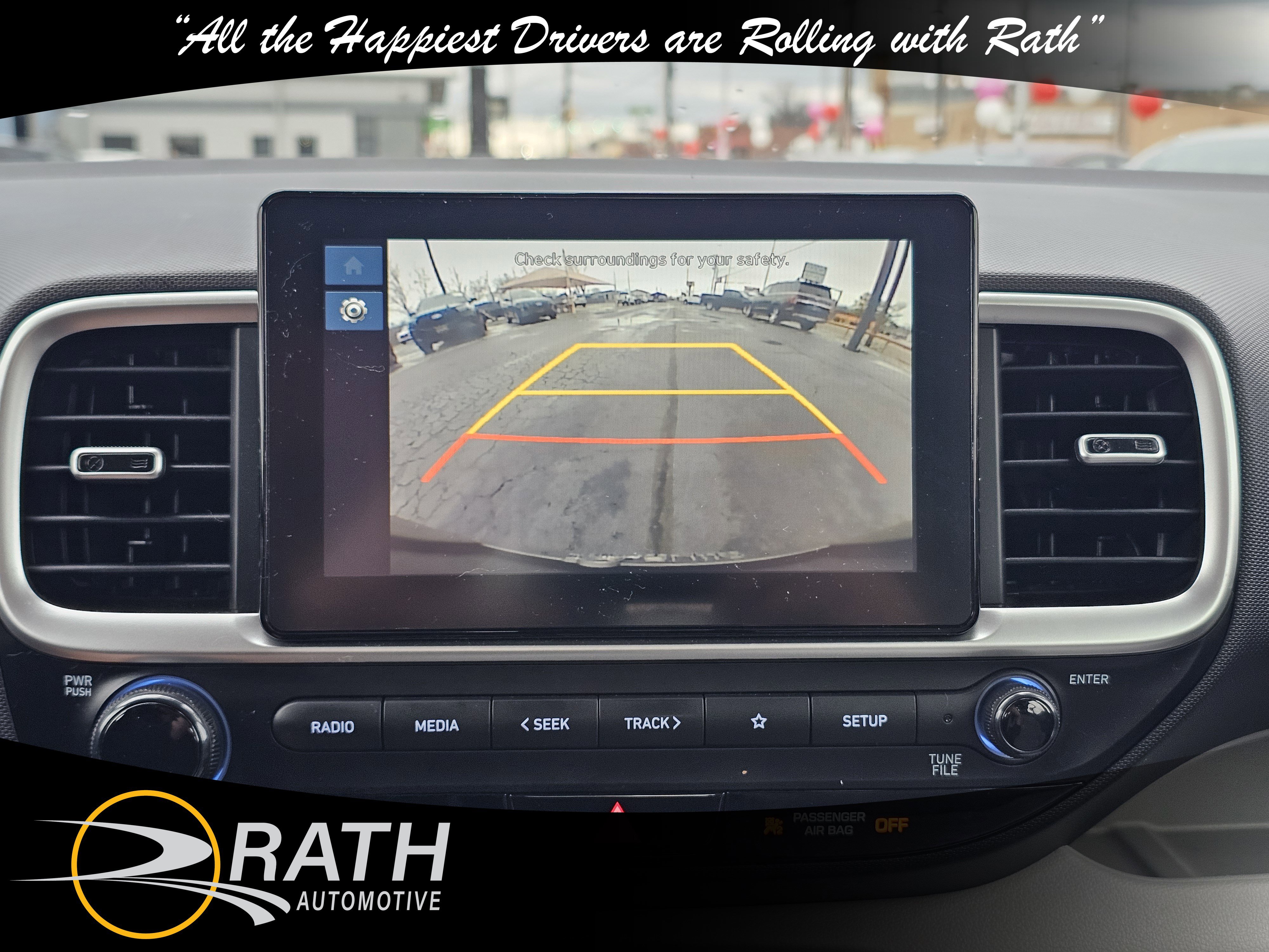 Used 2024 Hyundai Venue SEL image 16