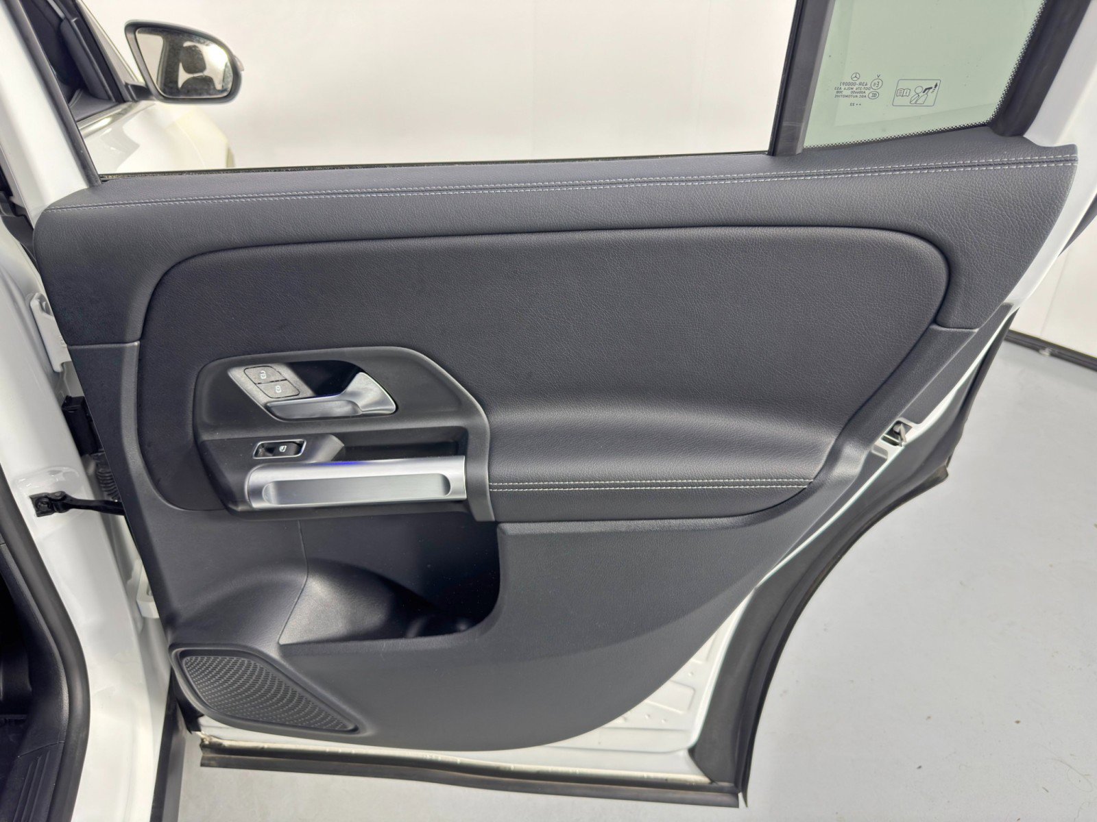 Used 2022 Mercedes-Benz GLB 250 w/ Premium Package Lite image 45