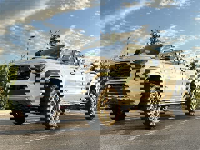 Used 2025 Toyota Tacoma 4x4 Double Cab Hybrid image 25