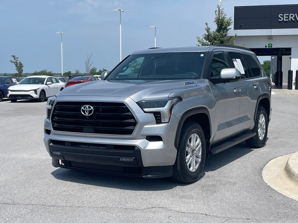 Used 2025 Toyota Sequoia SR5 AWD/4WD image 3