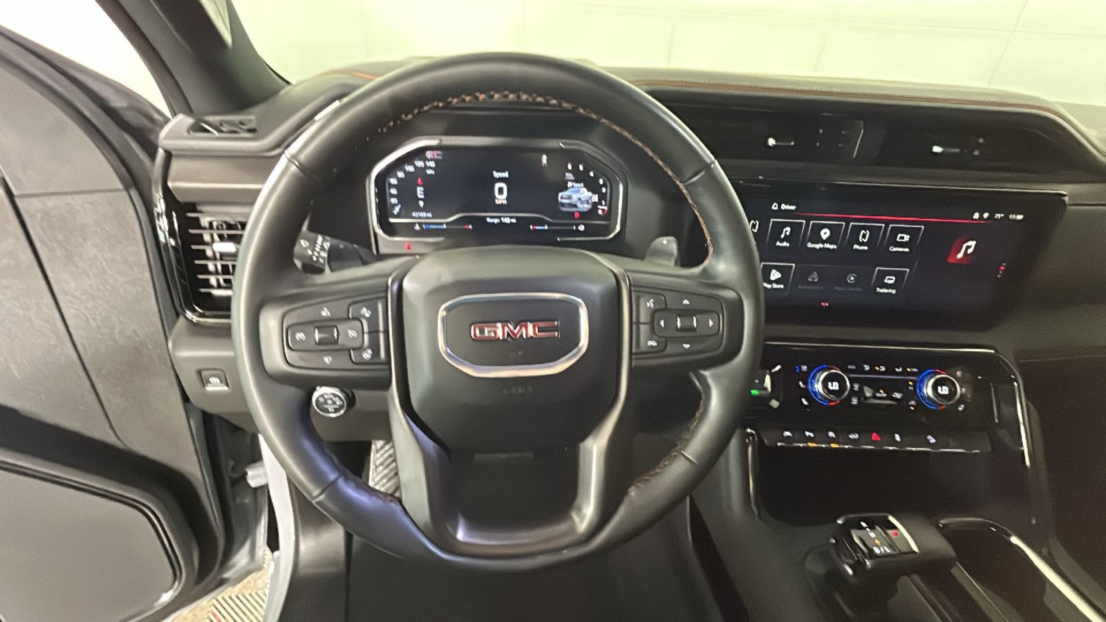Used 2025 GMC Sierra 1500 AT4 w/ AT4 Preferred Package AWD/4WD image 18
