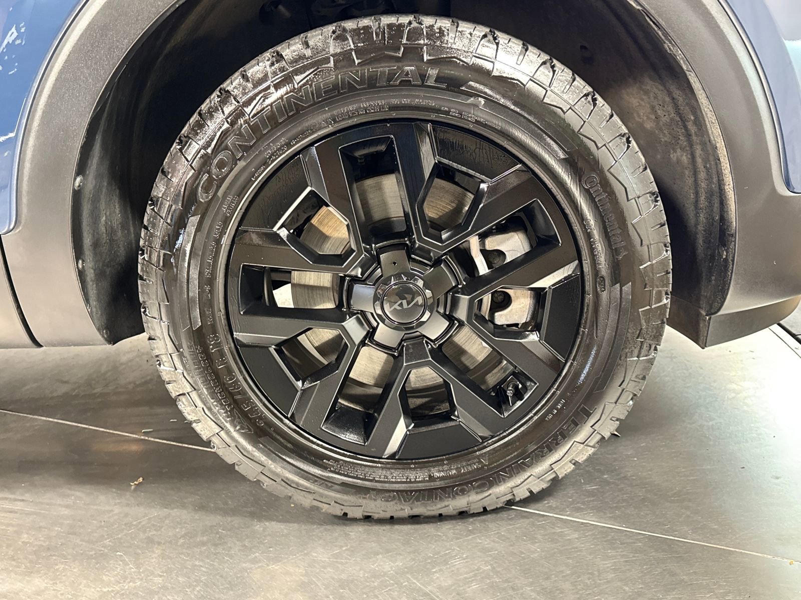 Used 2025 Kia Telluride AWD image 14