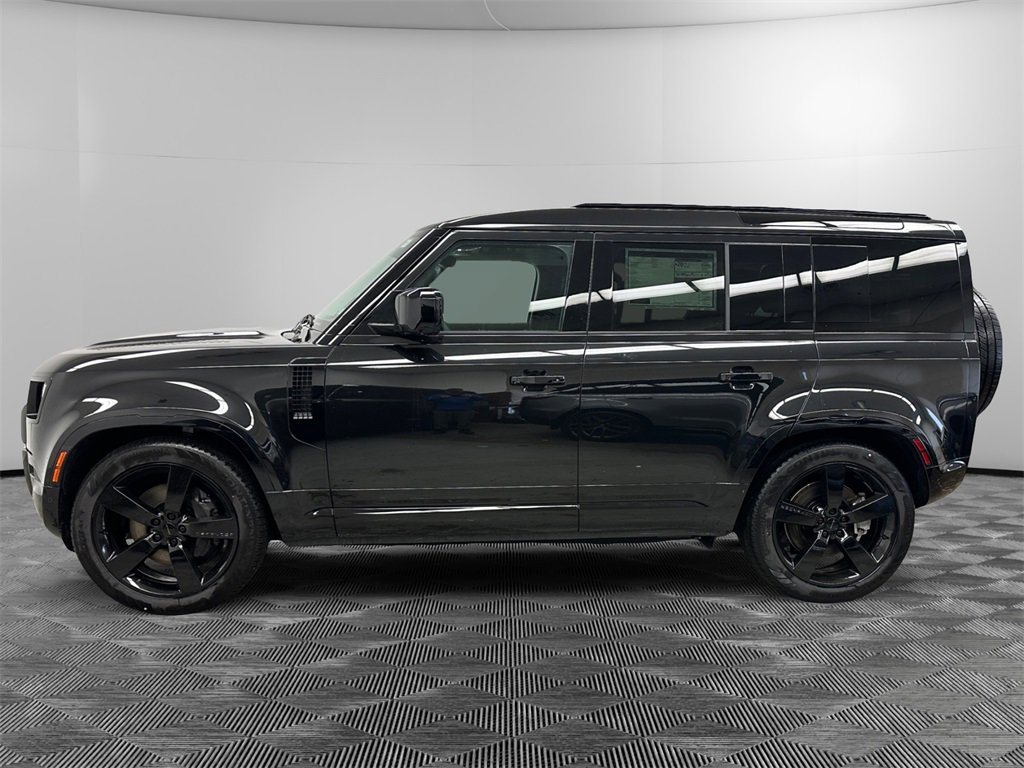 New 2026 Land Rover Defender 110 X-Dynamic SE image 2