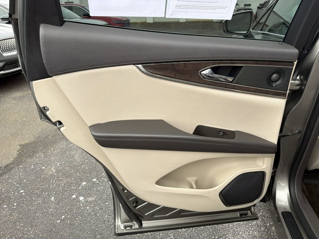 Used 2016 Lincoln MKX Reserve w/ Technology Package image 12