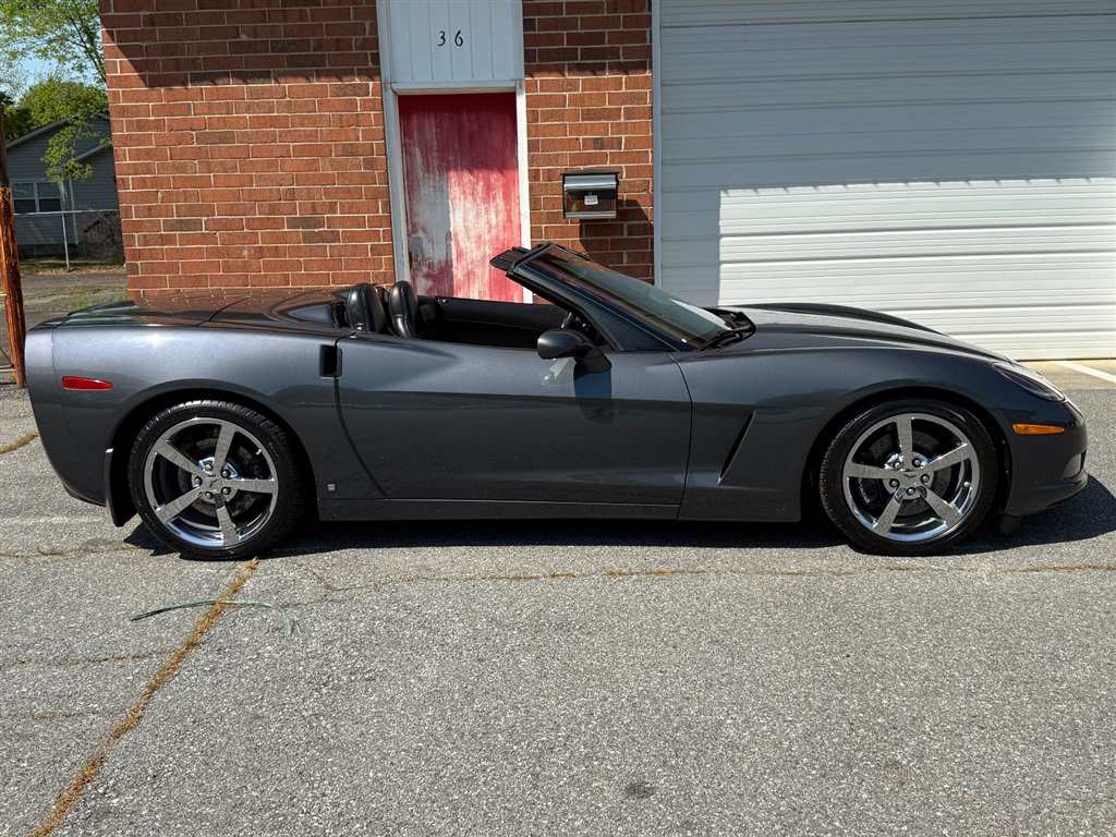 Used 2009 Chevrolet Corvette Convertible w/ Preferred Equipment Group RWD image 34