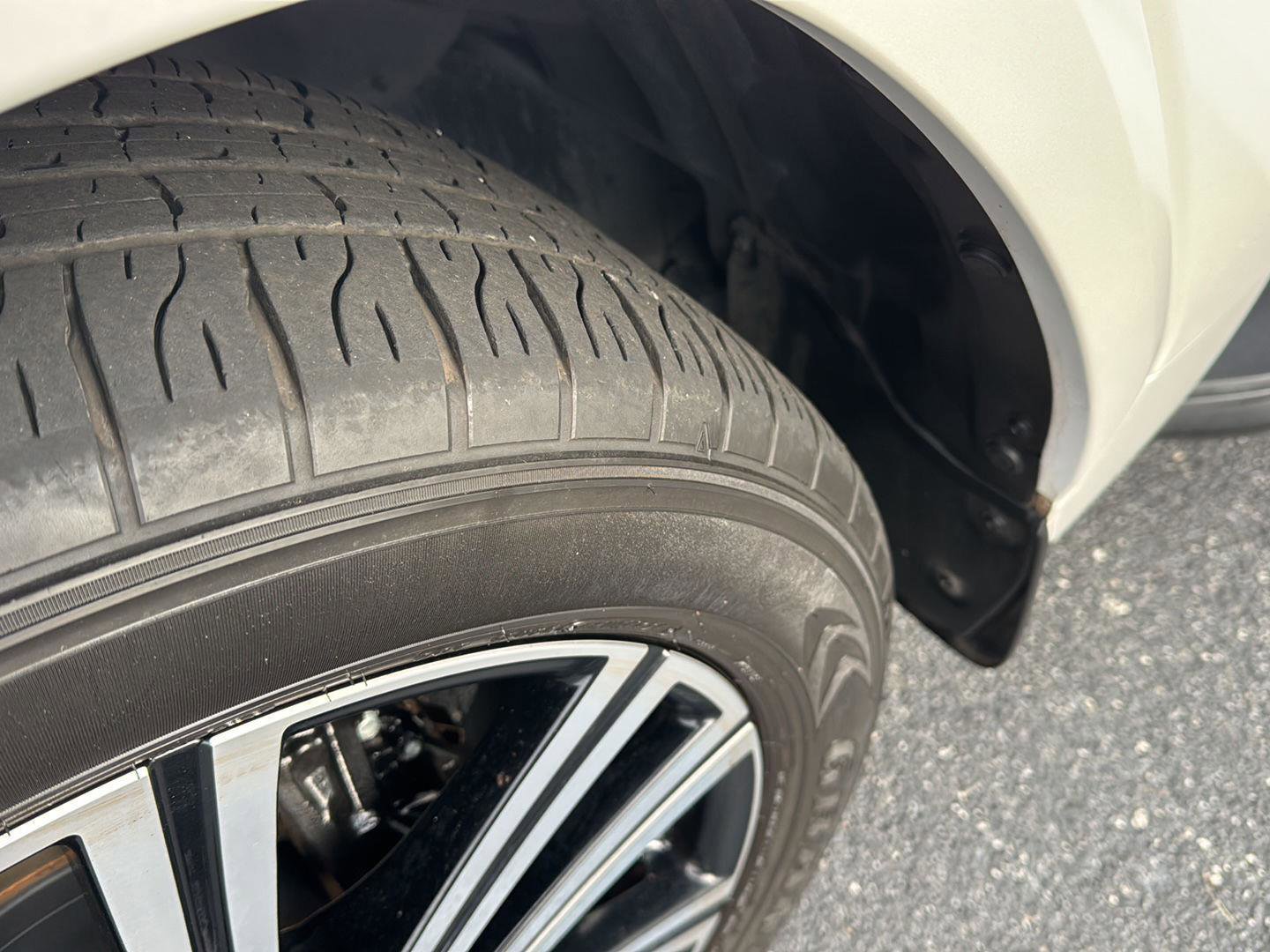 Used 2023 Lexus LX 600 4WD w/ Luxury Package image 38