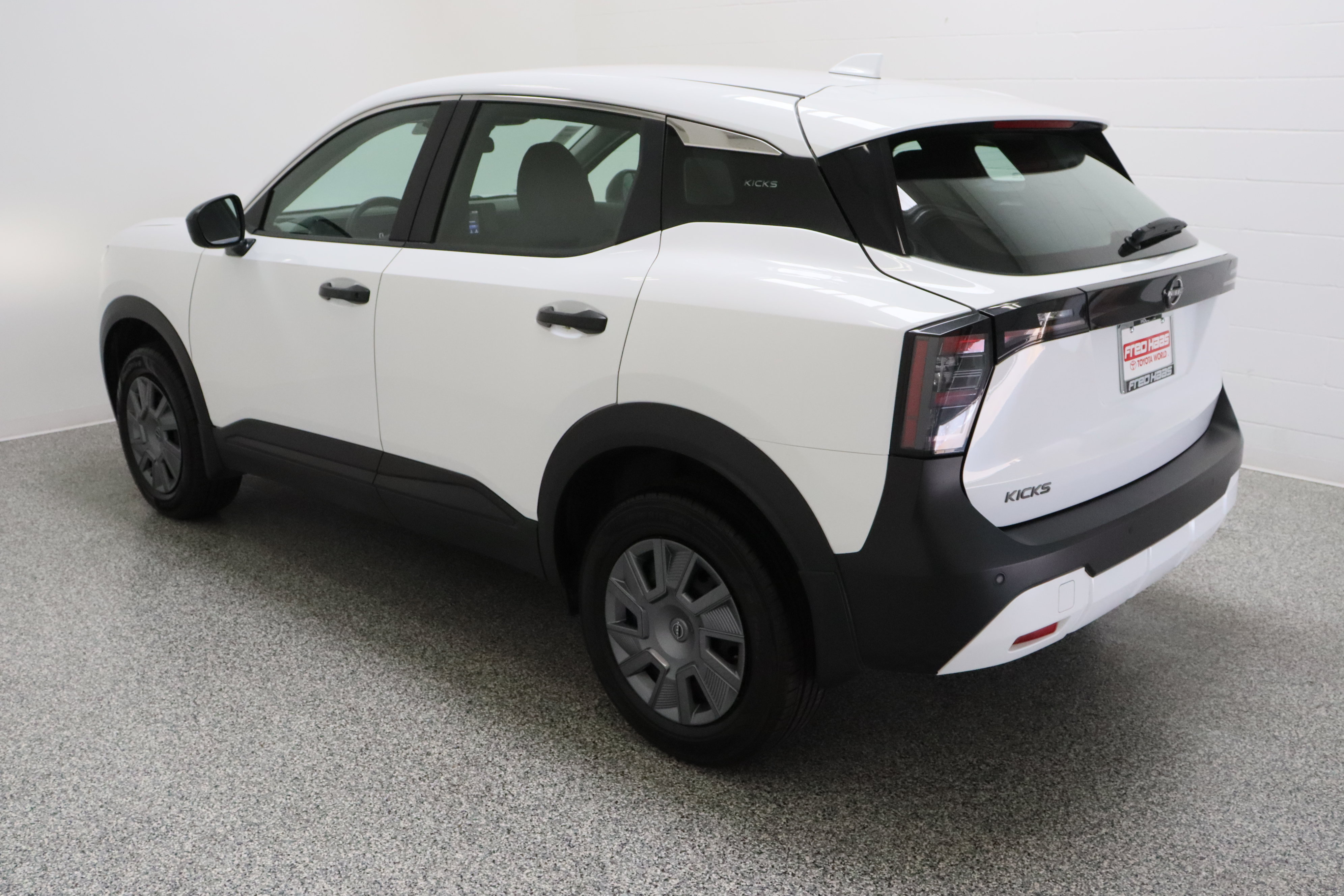 Used 2025 Nissan Kicks S FWD image 9