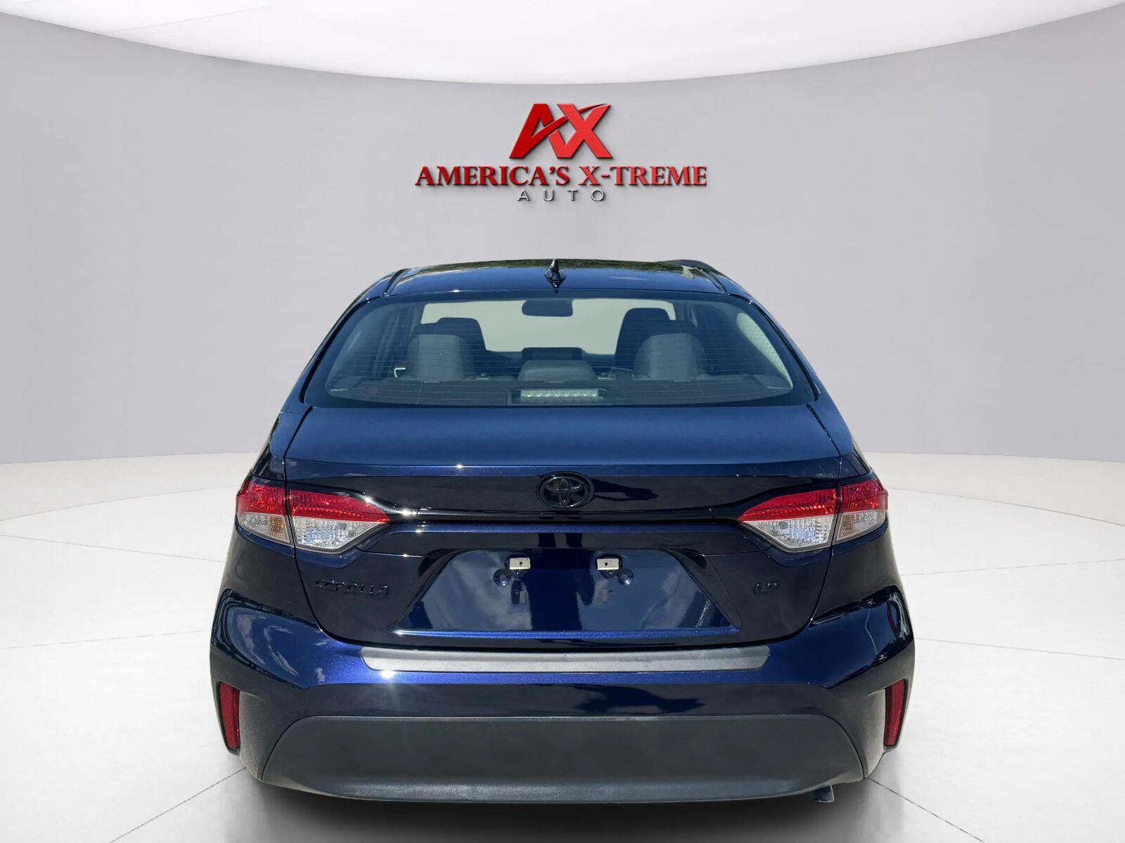 Used 2025 Toyota Corolla LE FWD image 5