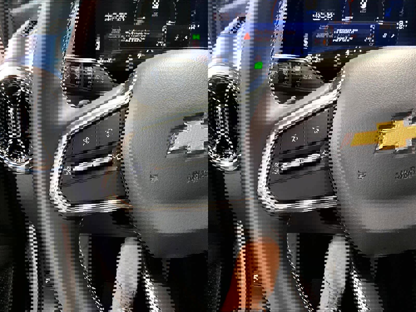 Used 2025 Chevrolet Equinox EV LT w/ Convenience Package image 19