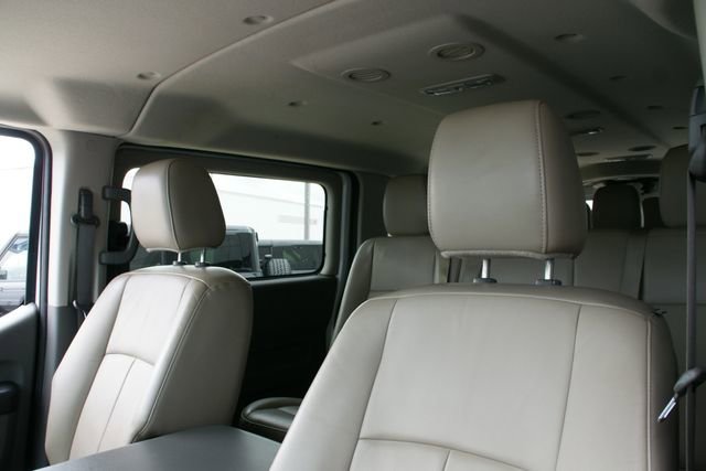 Used 2019 Nissan NV 3500 SL RWD image 16