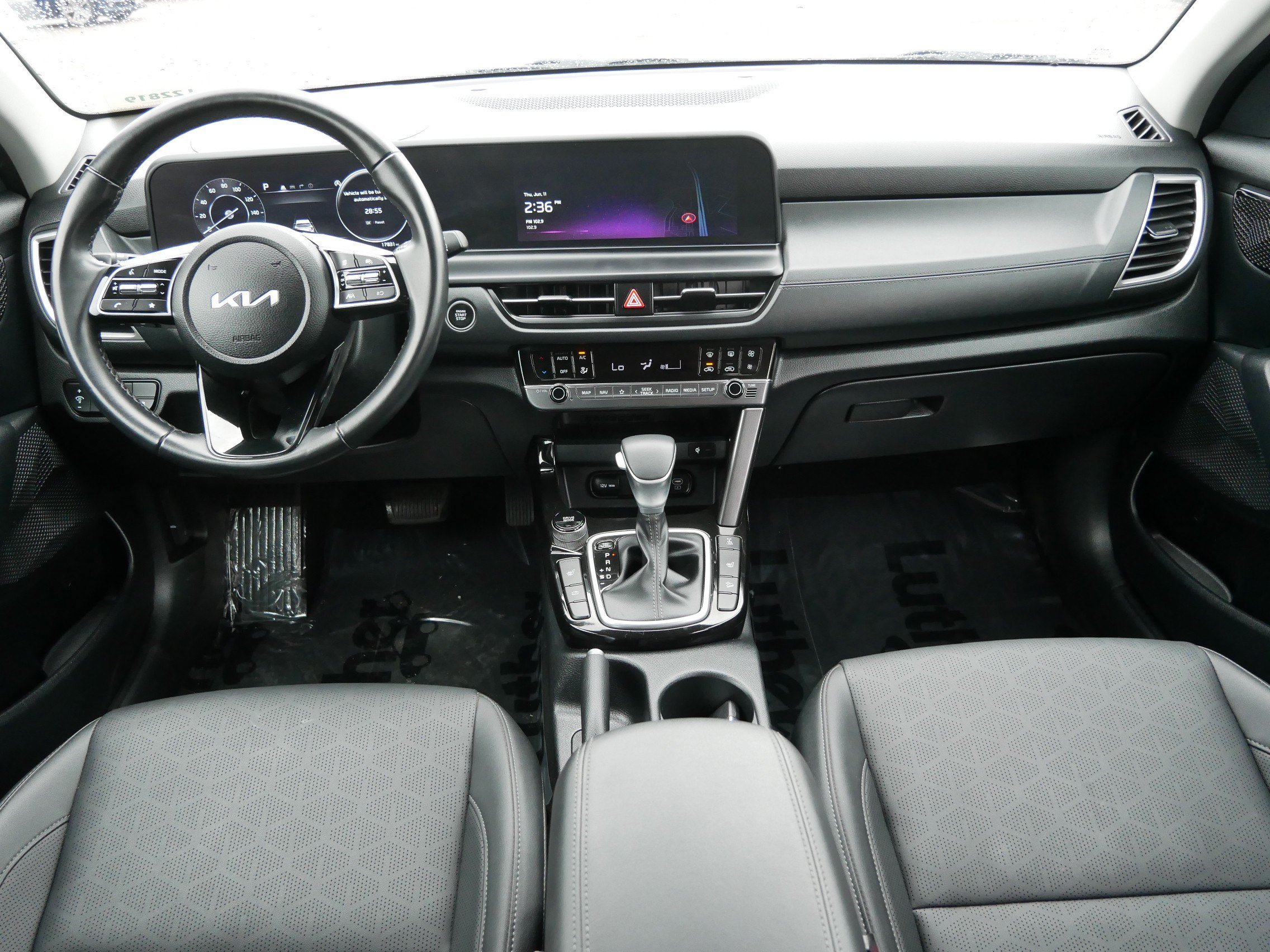 Used 2024 Kia Seltos EX AWD/4WD image 10