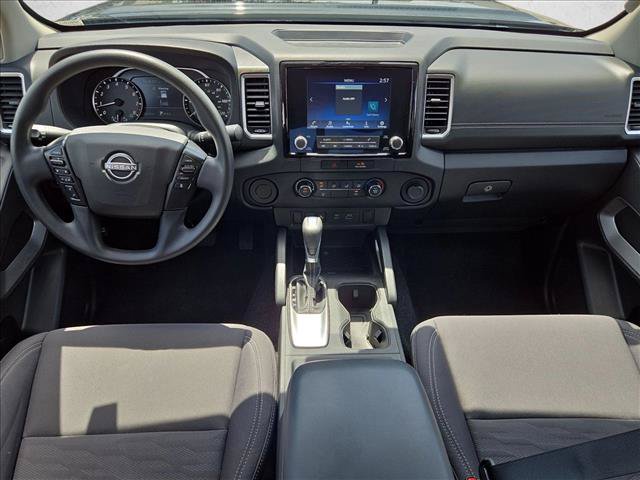 Used 2022 Nissan Frontier SV w/ Technology Package RWD image 16