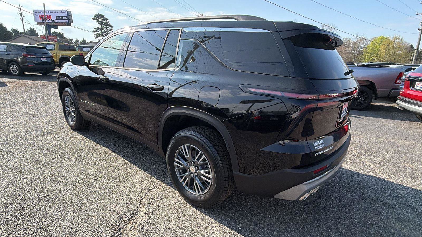 New 2026 Chevrolet Traverse LT image 7