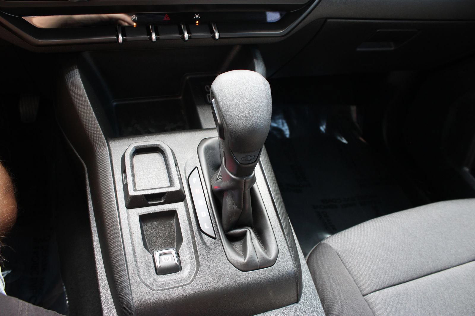 Used 2024 Chevrolet Colorado W/T RWD image 18