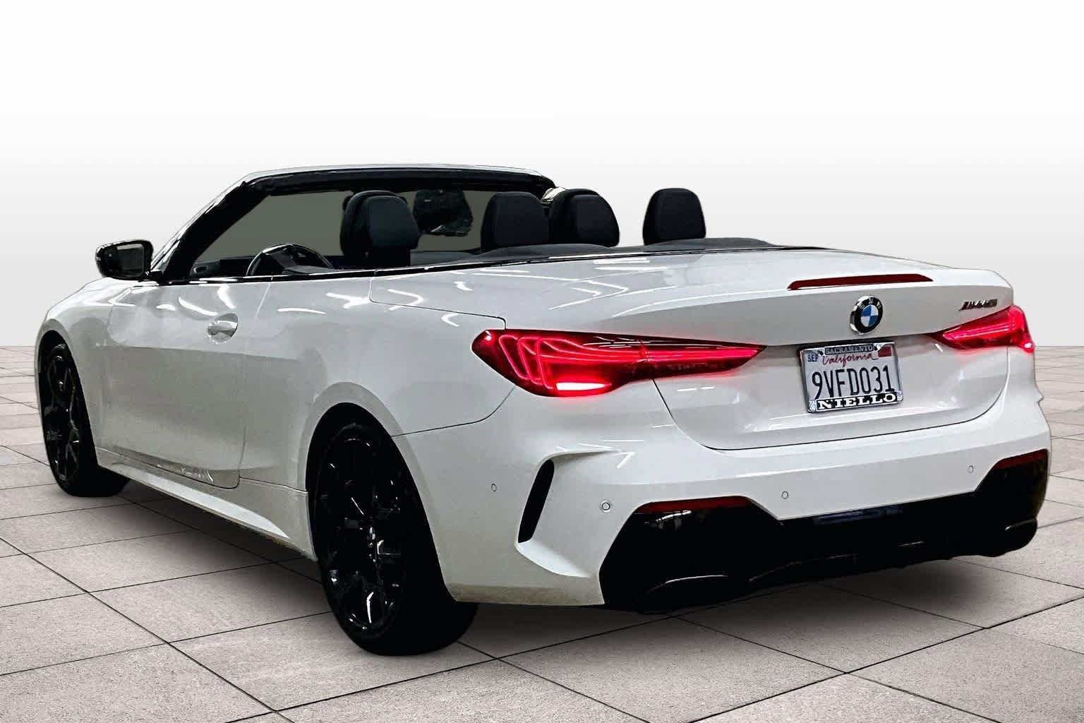 Certified 2025 BMW M440i Convertible w/ Premium Package image 15