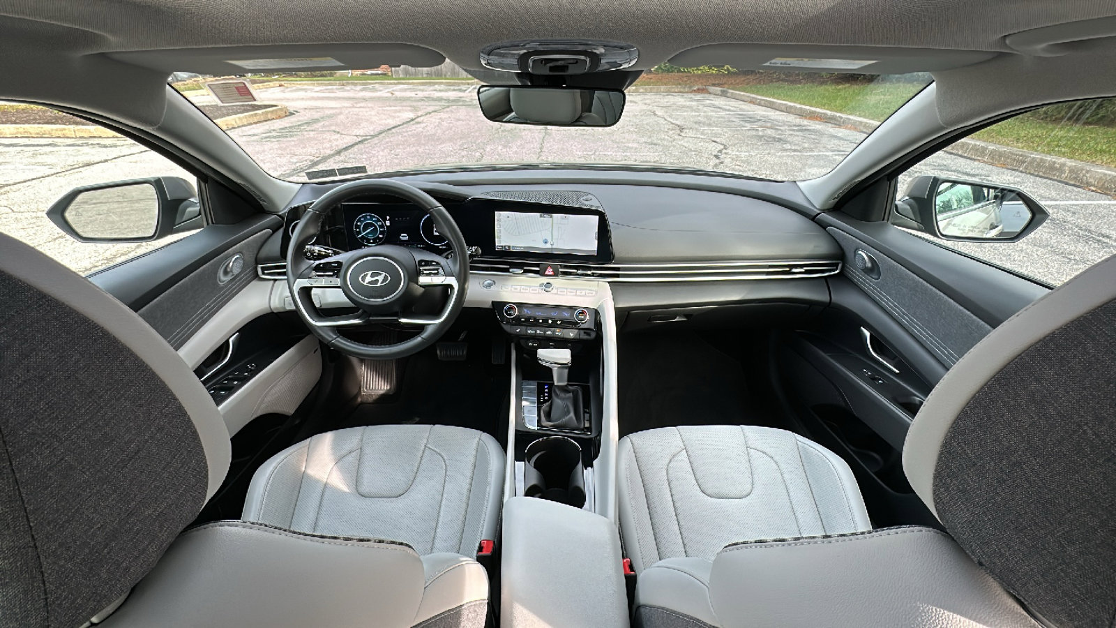 Used 2024 Hyundai Elantra Limited image 26