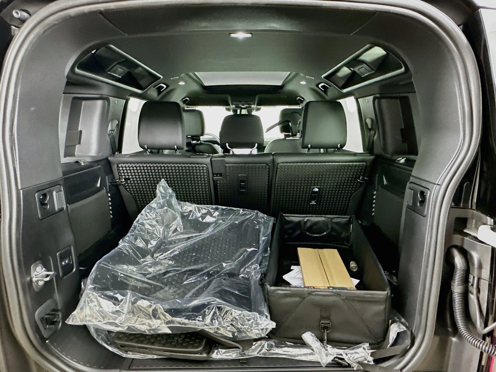 New 2026 Land Rover Defender 110 S AWD/4WD image 40
