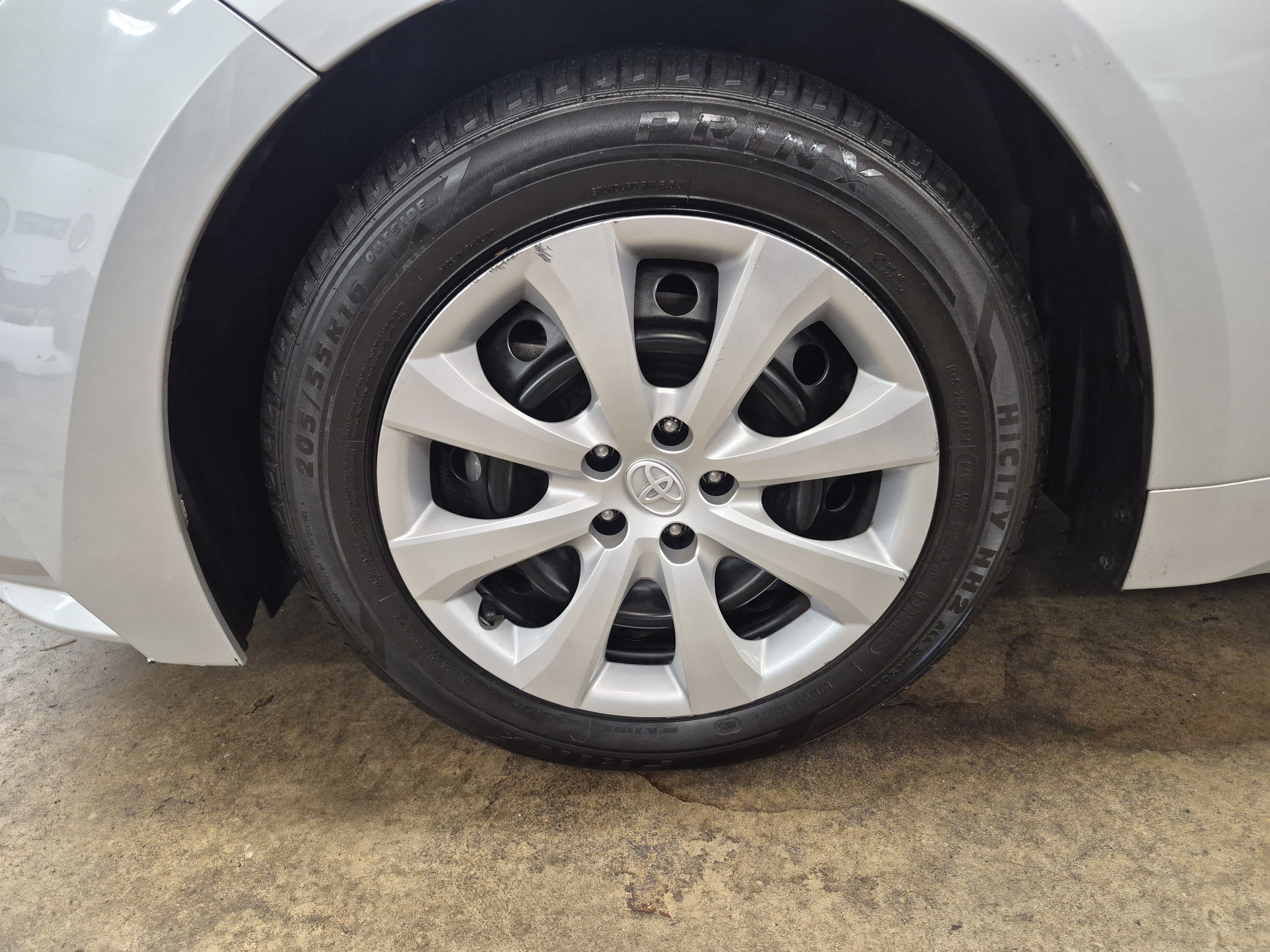 Used 2023 Toyota Corolla LE FWD image 7