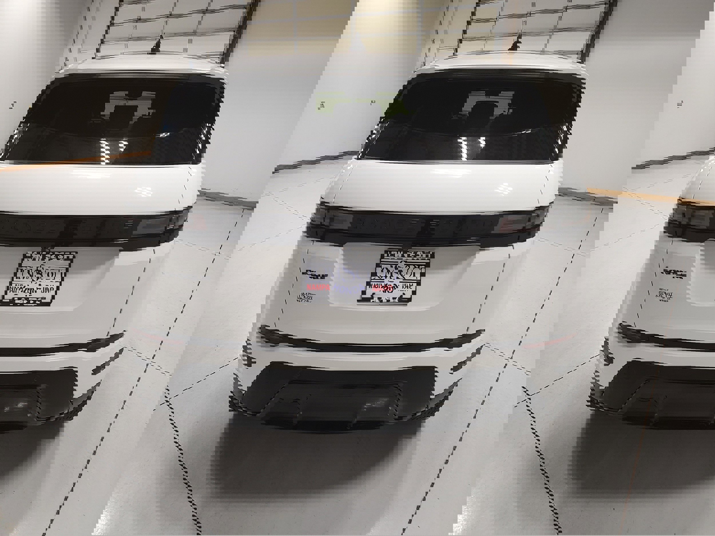 Used 2024 Land Rover Range Rover Evoque S image 12