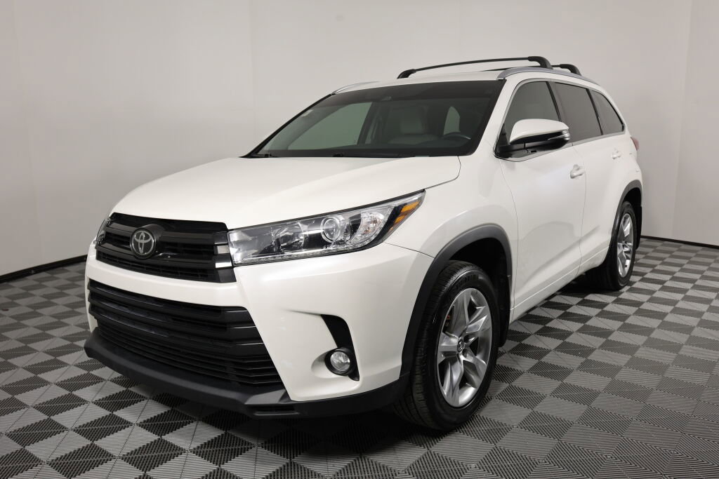 Used 2017 Toyota Highlander Limited image 5
