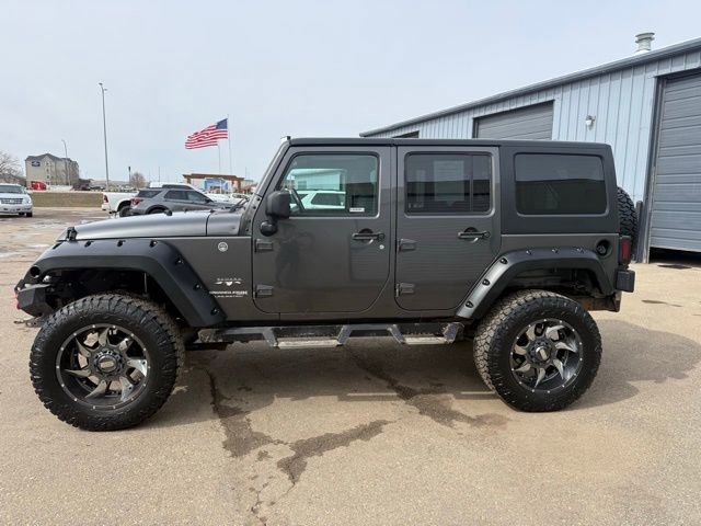 Used 2018 Jeep Wrangler Unlimited Sahara image 4