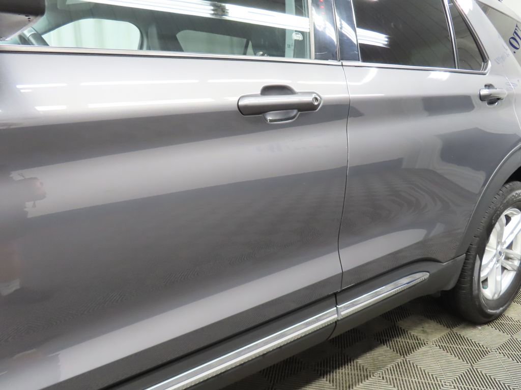 Used 2023 Ford Explorer XLT AWD/4WD image 33