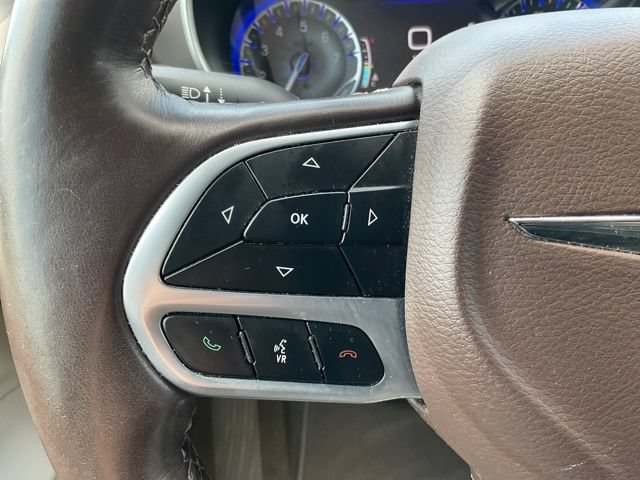 Used 2019 Chrysler Pacifica Touring-L Plus w/ Tire & Wheel Group FWD image 28