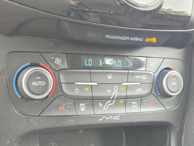 Used 2018 Ford Focus SEL w/ Cold Weather Package FWD image 20