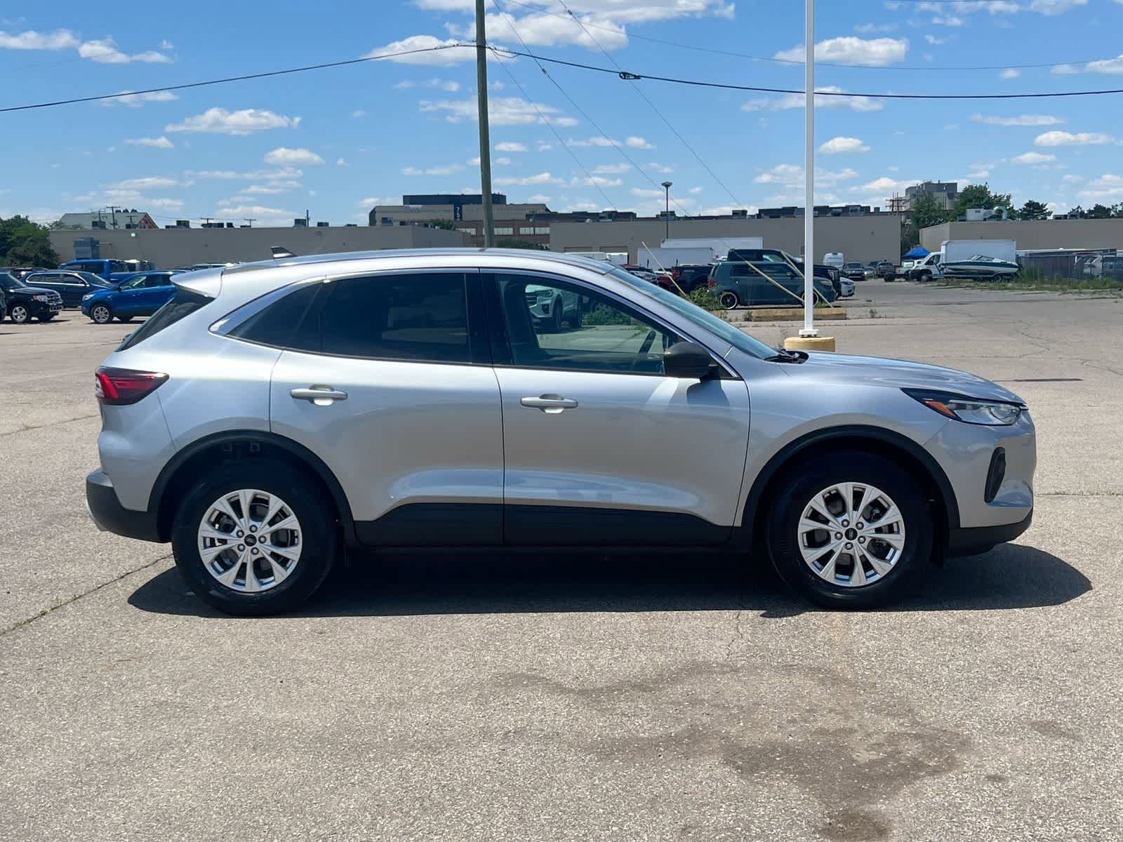 Used 2023 Ford Escape Active AWD/4WD image 9