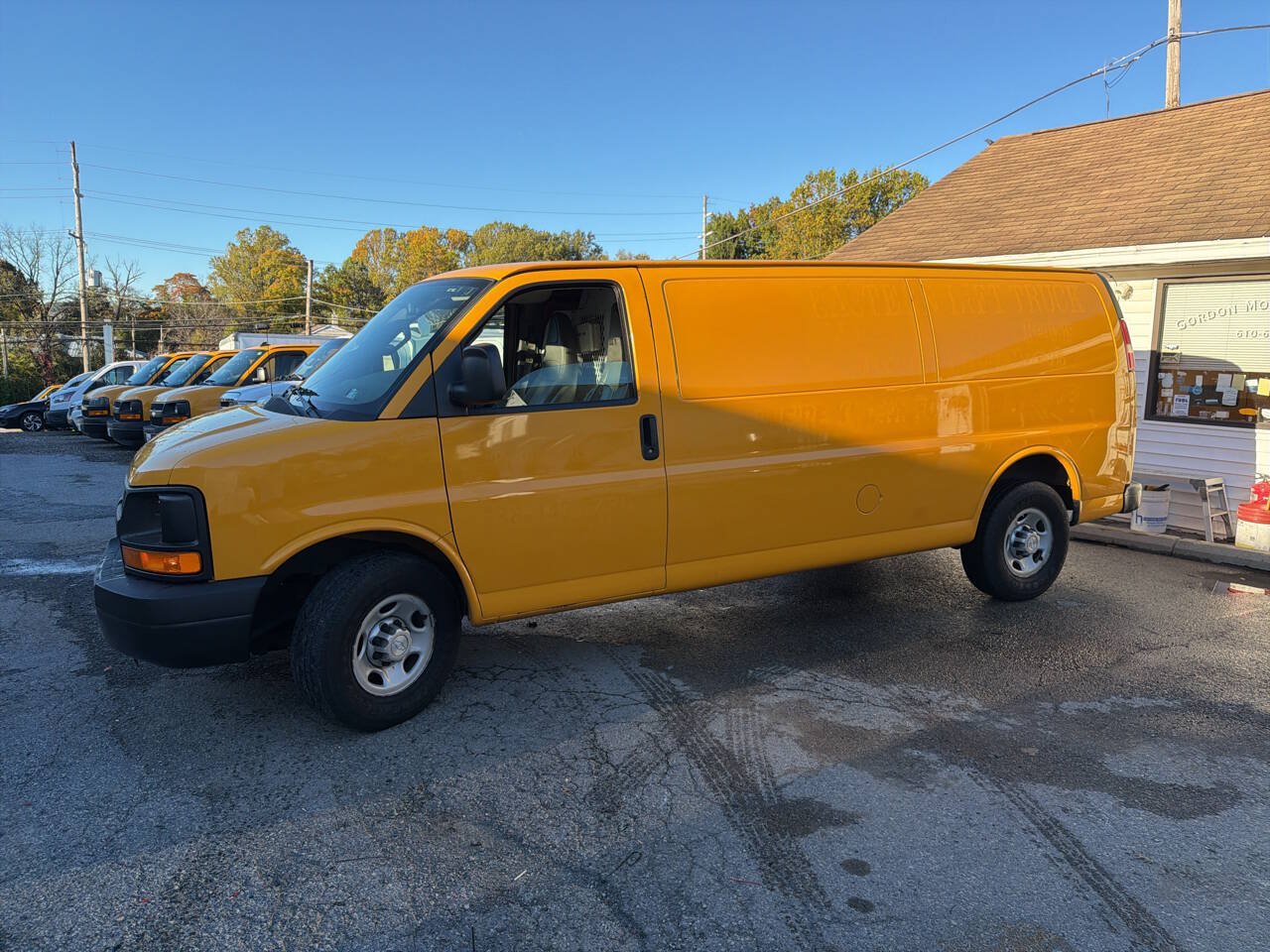 Used 2016 Chevrolet Express 2500 Extended RWD image 7