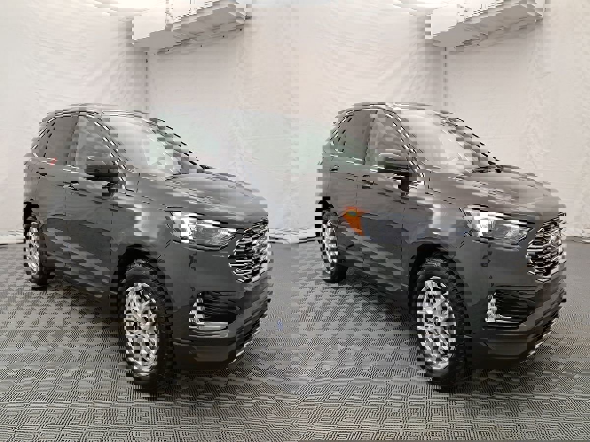 Used 2022 Ford Edge SEL image 2