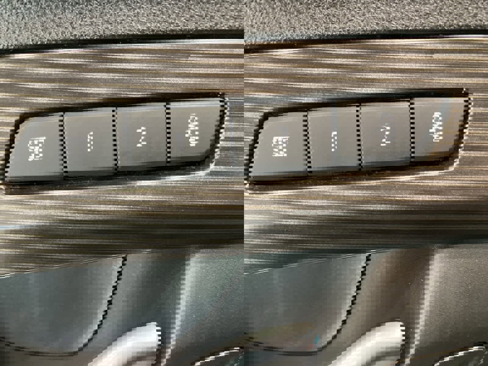 Used 2022 GMC Terrain SLT image 13