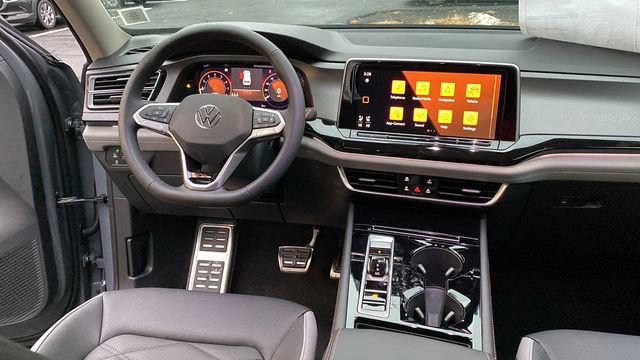 New 2026 Volkswagen Atlas Peak Edition image 9