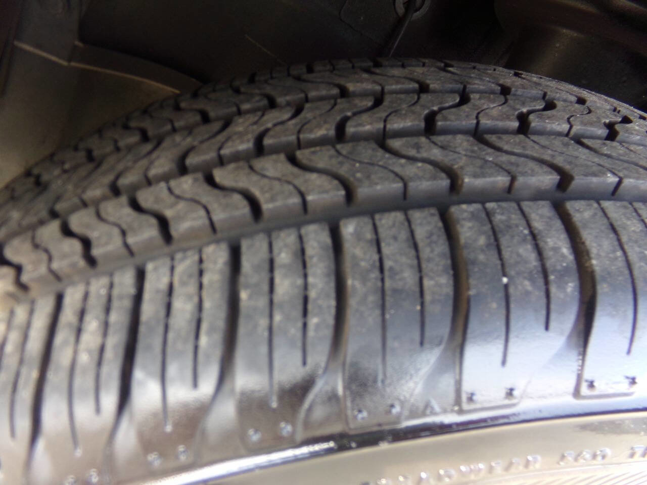 Used 2005 Honda CR-V LX image 17