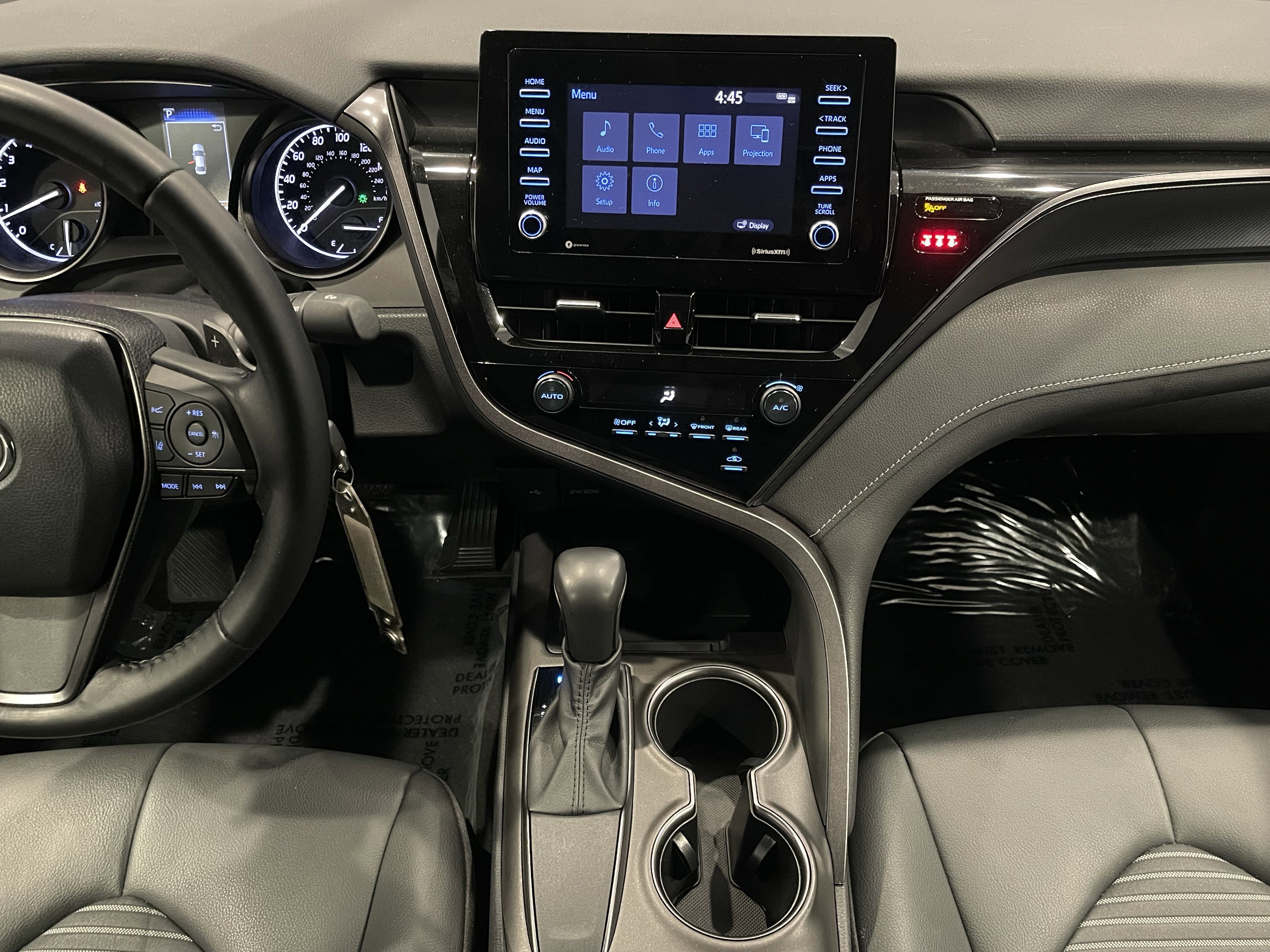 Used 2021 Toyota Camry SE image 13