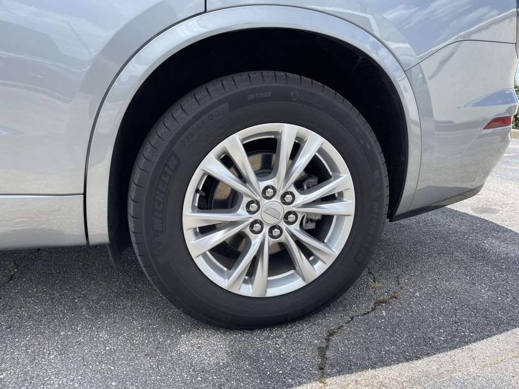Used 2024 Cadillac XT6 Luxury FWD image 3