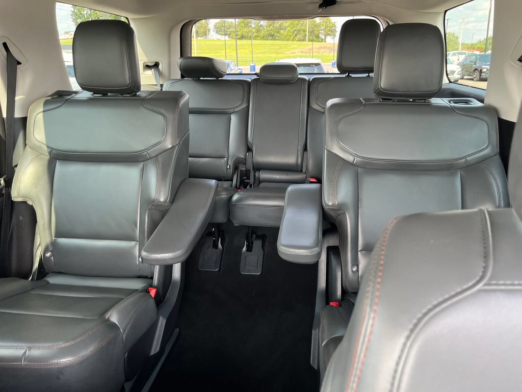 Used 2025 Ford Expedition Active AWD/4WD image 13