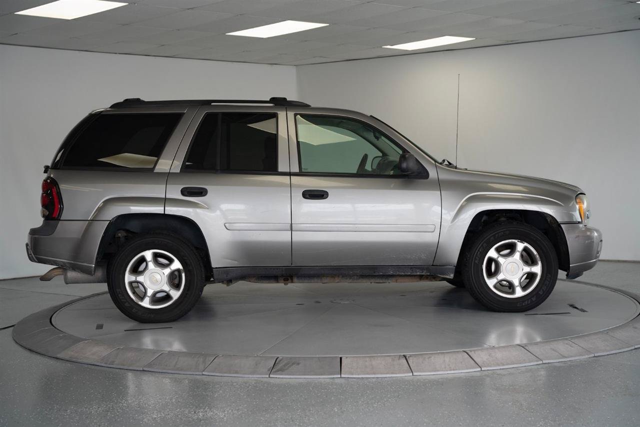 Used 2007 Chevrolet TrailBlazer LS w/ LS Preferred Equipment Group AWD/4WD image 8