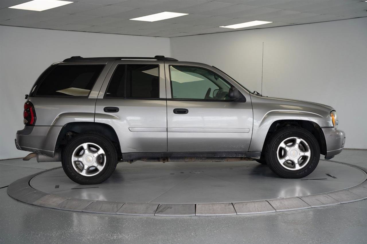 Used 2007 Chevrolet TrailBlazer LS w/ LS Preferred Equipment Group AWD/4WD image 8