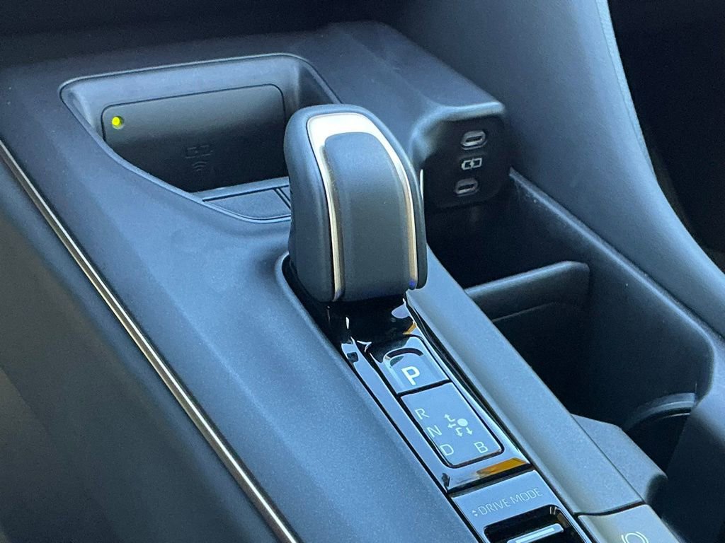 Used 2023 Toyota Crown XLE image 33