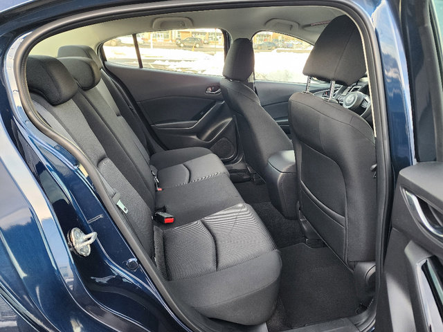 Used 2018 MAZDA MAZDA3 Sport image 29